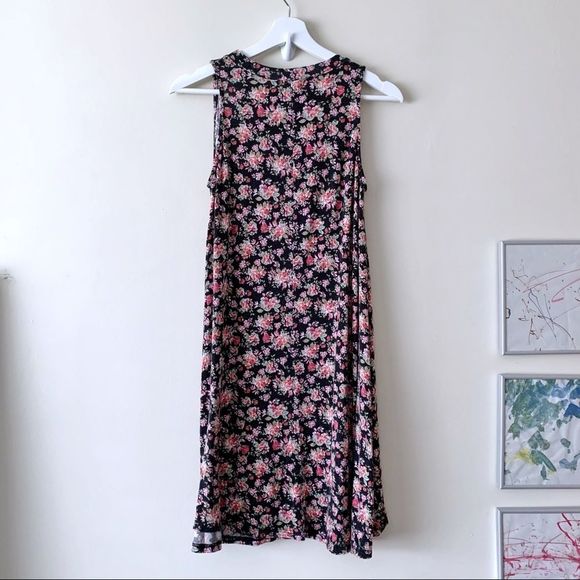Maitai Sleeveless Floral Dress - Picture 5 of 5
